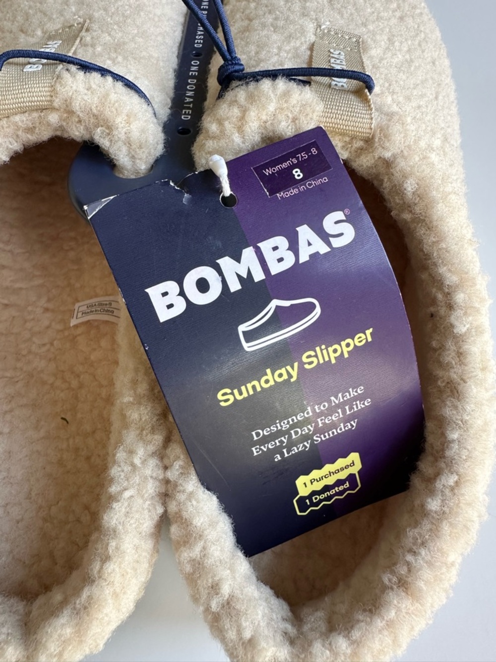 NWT Bombas Women’s Cream Sherpa Slip-On Slippers - Picture 3 of 5